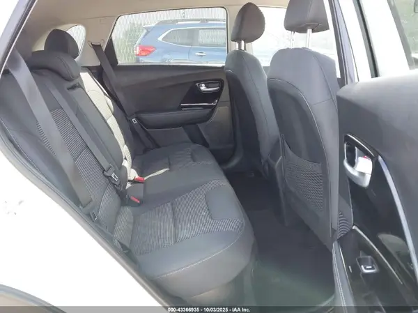 KNDCB3LCXL5423982 2020 KIA NIRO - Image 8