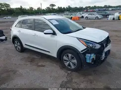 KNDCB3LCXM5470141 2021 KIA NIRO