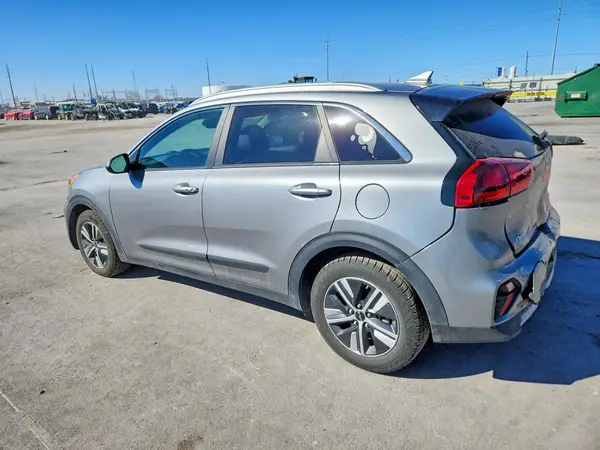 KNDCB3LCXN5498670 2022 KIA NIRO - Image 2