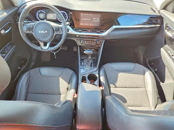 KNDCB3LCXN5498670 2022 KIA NIRO - Image 8