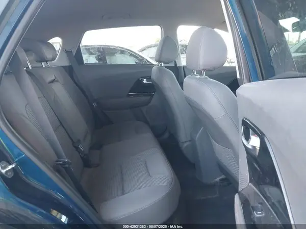 KNDCB3LCXN5499088 2022 KIA NIRO - Image 8