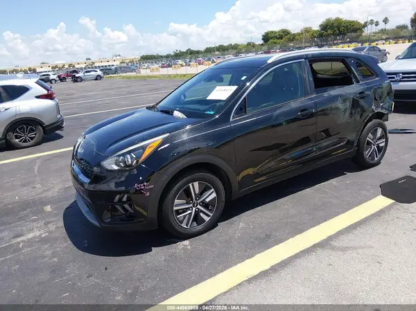 KNDCB3LCXN5500577 2022 KIA NIRO - Image 2