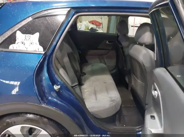 KNDCB3LCXN5504743 2022 KIA NIRO - Image 8