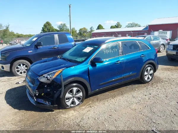 KNDCB3LCXN5509991 2022 KIA NIRO - Image 2