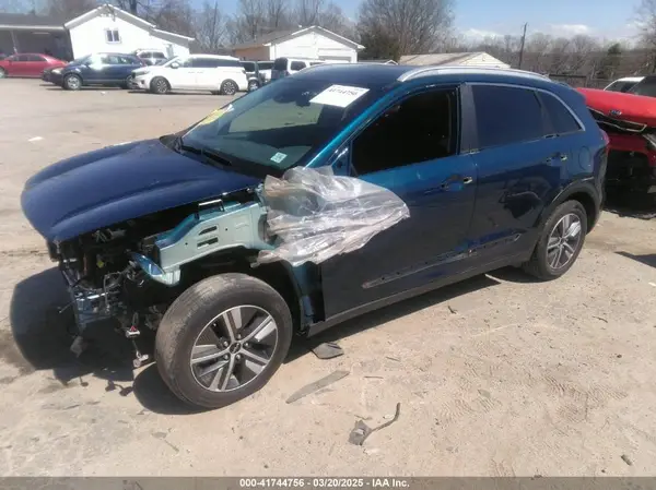 KNDCB3LCXN5510994 2022 KIA NIRO - Image 2