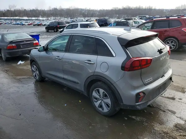KNDCB3LCXN5515399 2022 KIA NIRO - Image 2