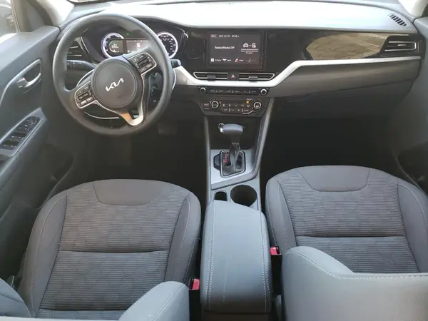 KNDCB3LCXN5532011 2022 KIA NIRO - Image 8