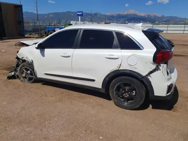 KNDCB3LCXN5534664 2022 KIA NIRO - Image 2