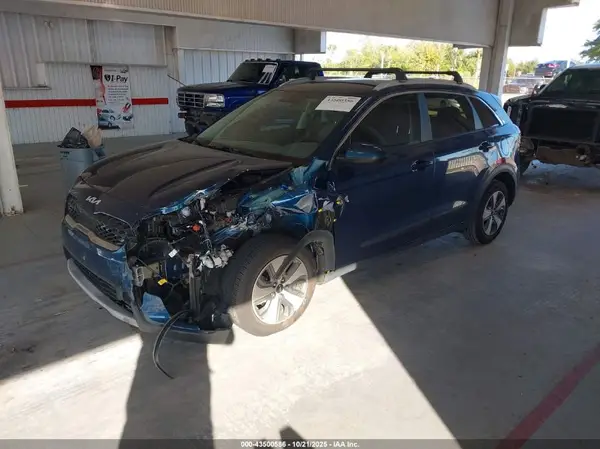 KNDCB3LCXN5535166 2022 KIA NIRO - Image 2