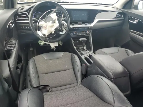 KNDCB3LCXN5536978 2022 KIA NIRO - Image 8