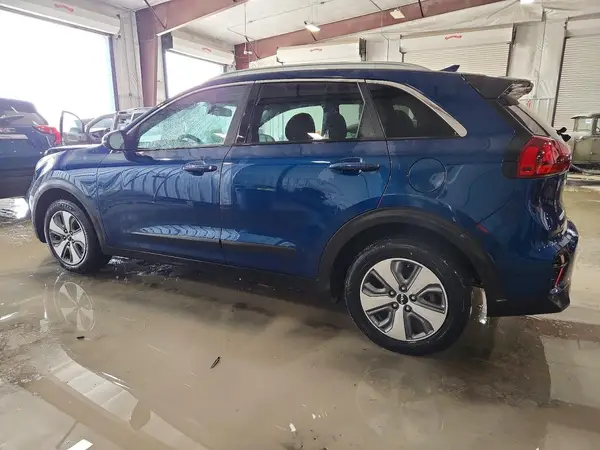 KNDCB3LCXN5538679 2022 KIA NIRO - Image 2