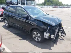 KNDCB3LCXN5539668 2022 KIA NIRO