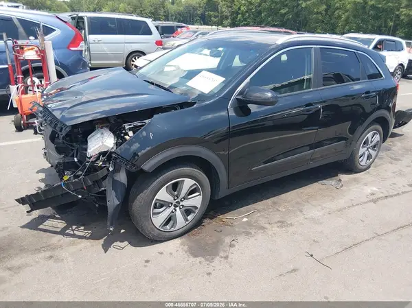 KNDCB3LCXN5539668 2022 KIA NIRO - Image 2