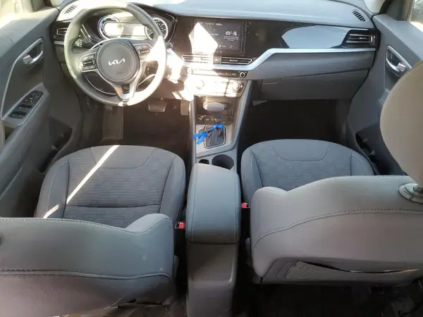KNDCB3LCXN5541842 2022 KIA NIRO - Image 8
