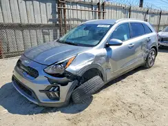 KNDCB3LCXN5548032 2022 KIA NIRO