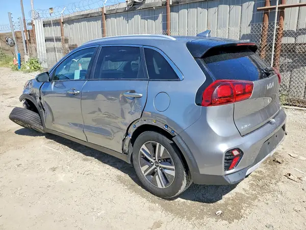 KNDCB3LCXN5548032 2022 KIA NIRO - Image 2