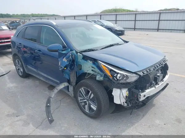 KNDCB3LCXN5549746 2022 KIA NIRO - Image 1