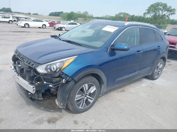 KNDCB3LCXN5549746 2022 KIA NIRO - Image 2