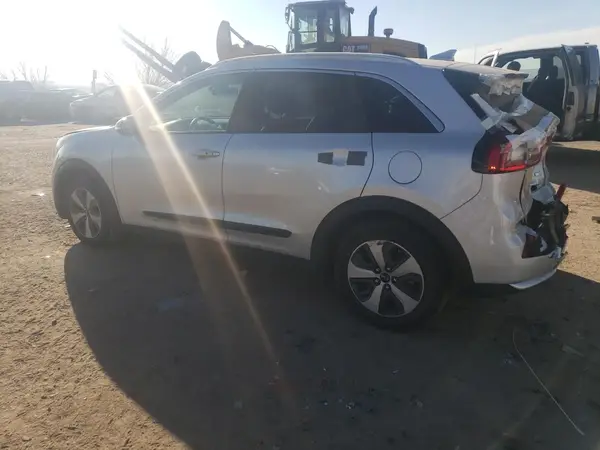 KNDCC3LC0H5048477 2017 KIA NIRO - Image 2