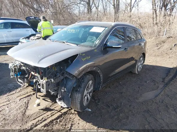 KNDCC3LC0H5051380 2017 KIA NIRO - Image 2