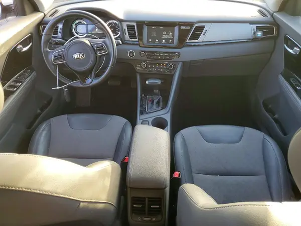KNDCC3LC0H5057518 2017 KIA NIRO - Image 8