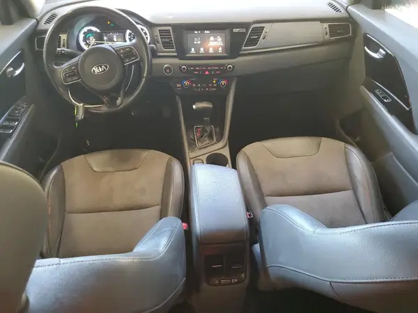 KNDCC3LC0H5061651 2017 KIA NIRO - Image 8