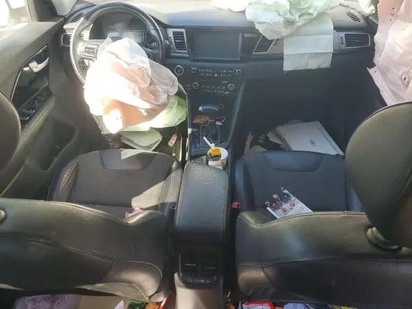 KNDCC3LC0H5061794 2017 KIA NIRO - Image 8