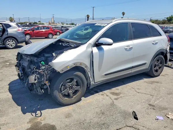 KNDCC3LC0H5068275 2017 KIA NIRO - Image 1