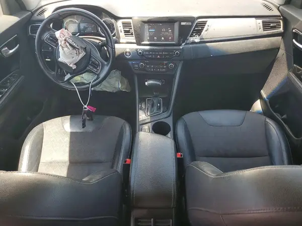 KNDCC3LC0H5068275 2017 KIA NIRO - Image 8