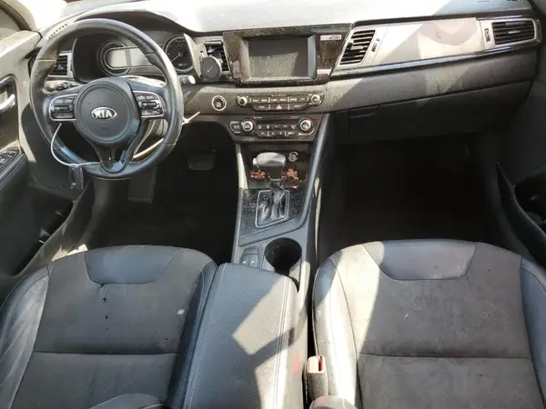 KNDCC3LC0H5068809 2017 KIA NIRO - Image 8
