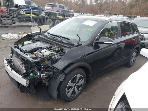 KNDCC3LC0H5069071 2017 KIA NIRO - Image 2