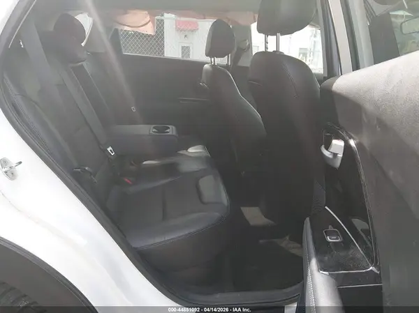 KNDCC3LC0H5069619 2017 KIA NIRO - Image 8