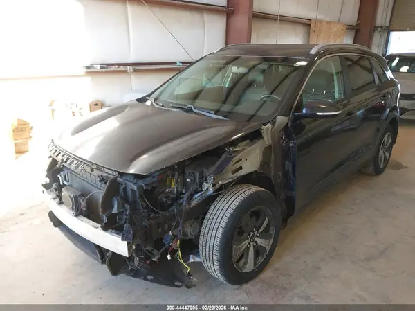 KNDCC3LC0H5069801 2017 KIA NIRO - Image 2