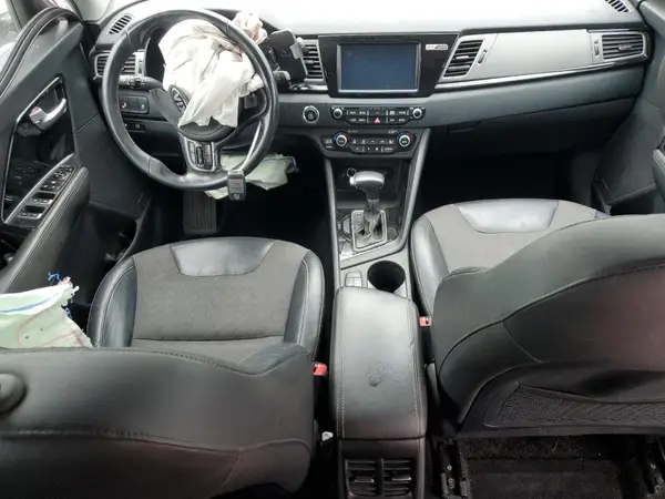 KNDCC3LC0H5077963 2017 KIA NIRO - Image 8