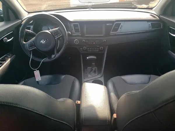 KNDCC3LC0H5090504 2017 KIA NIRO - Image 8