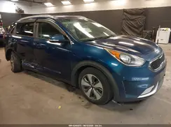 KNDCC3LC0H5096142 2017 KIA NIRO