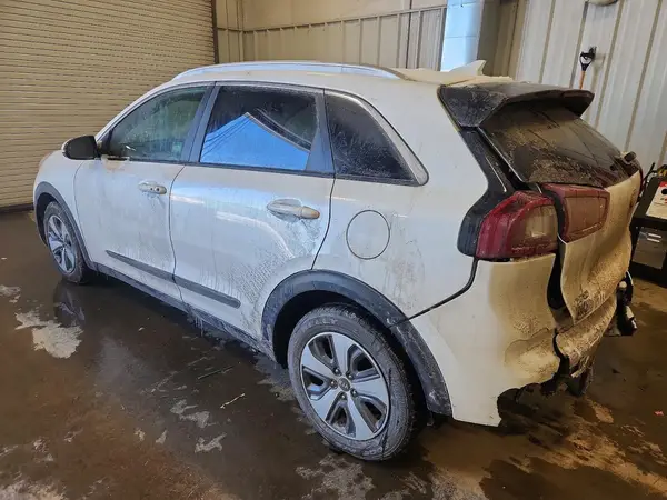 KNDCC3LC0J5123636 2018 KIA NIRO - Image 2