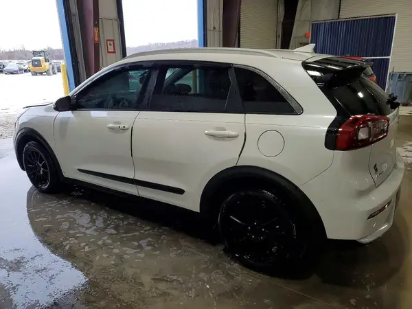 KNDCC3LC0J5131414 2018 KIA NIRO - Image 2