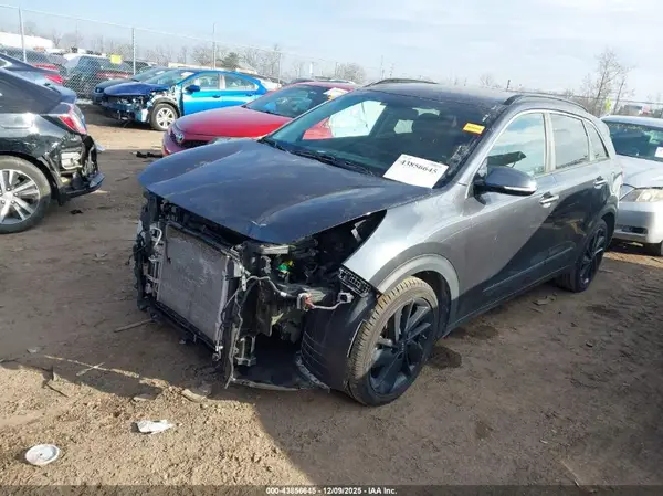 KNDCC3LC0K5256964 2019 KIA NIRO - Image 2