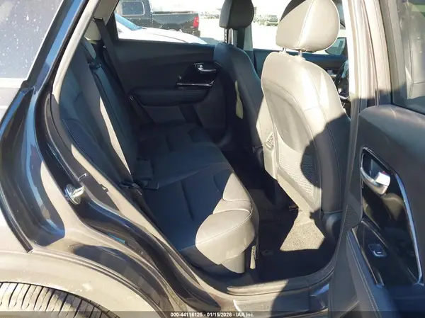 KNDCC3LC0K5264241 2019 KIA NIRO - Image 8