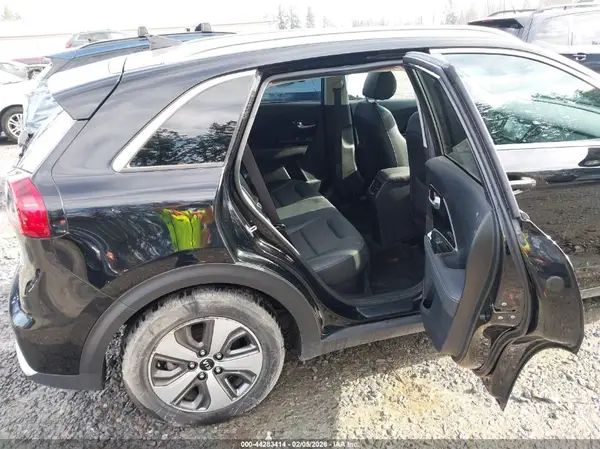 KNDCC3LC0K5342145 2019 KIA NIRO - Image 8