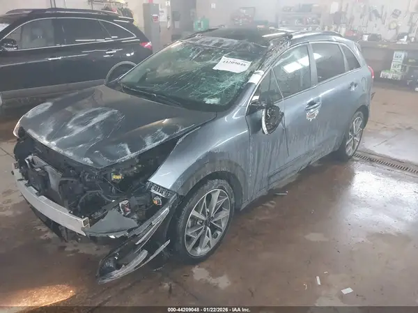 KNDCC3LC0N5532435 2022 KIA NIRO - Image 2