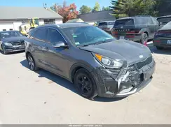 KNDCC3LC1H5037570 2017 KIA NIRO