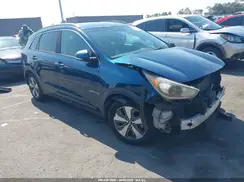 KNDCC3LC1H5045958 2017 KIA NIRO