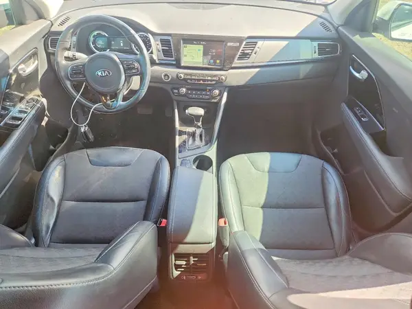 KNDCC3LC1H5055874 2017 KIA NIRO - Image 8