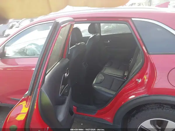 KNDCC3LC1H5057883 2017 KIA NIRO - Image 8