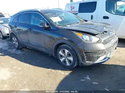 KNDCC3LC1H5064137 2017 KIA NIRO