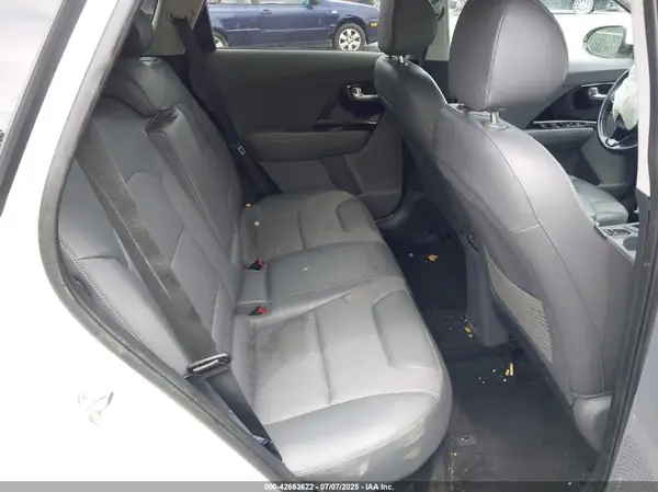 KNDCC3LC1H5067197 2017 KIA NIRO - Image 8