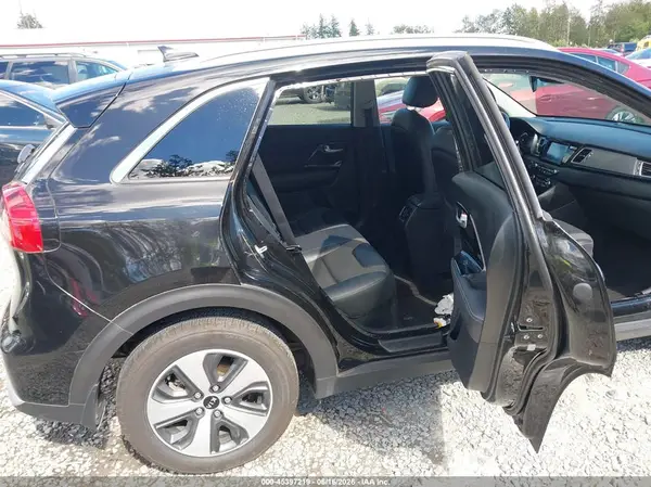KNDCC3LC1H5080239 2017 KIA NIRO - Image 8