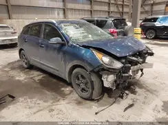 KNDCC3LC1H5084050 2017 KIA NIRO